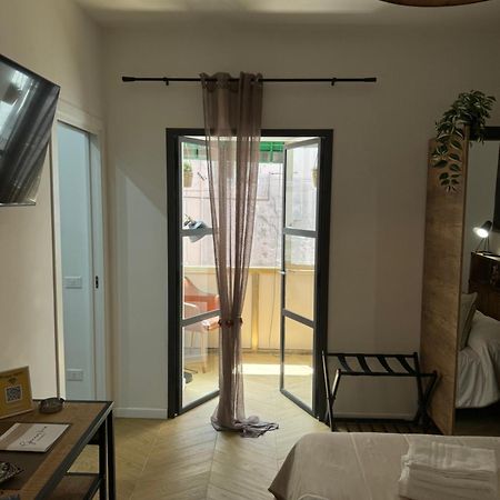 Gennarino Apartments - Panorama Suite With Balcony And Urban Loft 那不勒斯 外观 照片