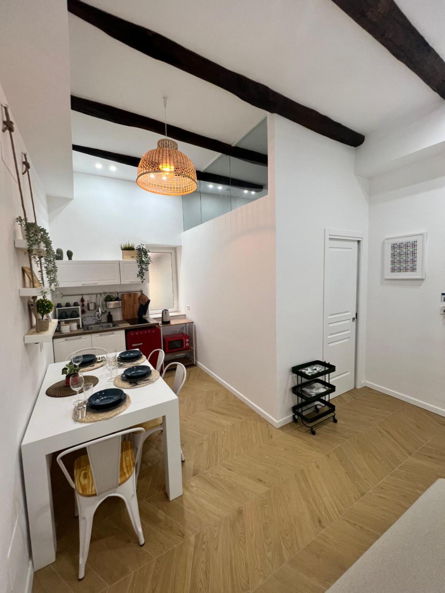 Gennarino Apartments - Panorama Suite With Balcony And Urban Loft 那不勒斯 外观 照片