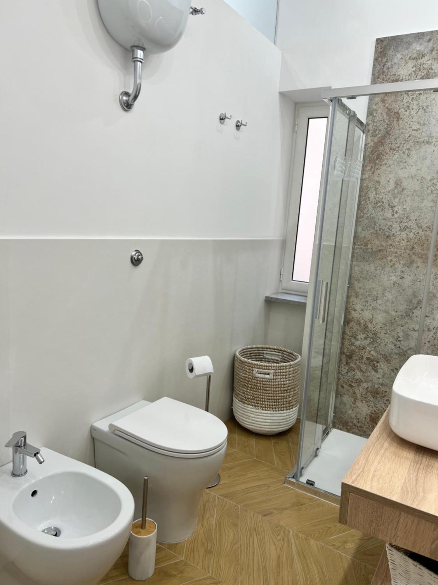 Gennarino Apartments - Panorama Suite With Balcony And Urban Loft 那不勒斯 外观 照片