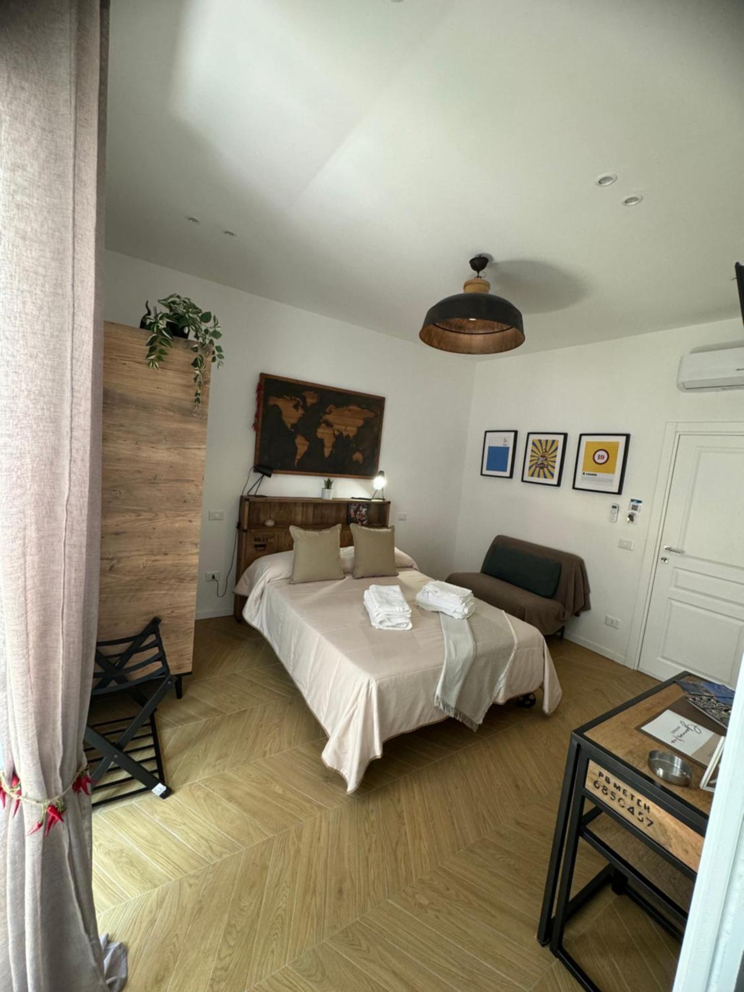 Gennarino Apartments - Panorama Suite With Balcony And Urban Loft 那不勒斯 外观 照片